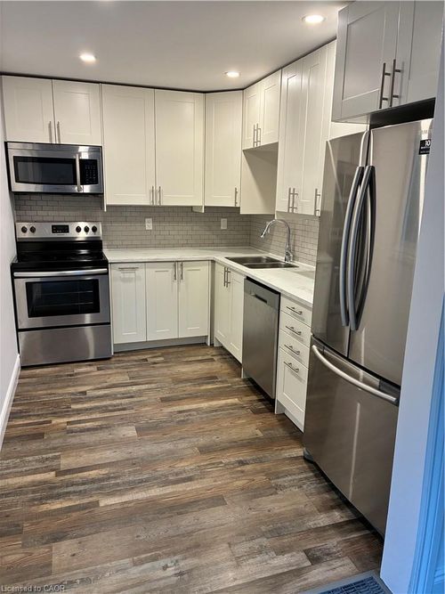 main-246 East 27th Street, Hamilton, ON, L8V3G4 | Card Image