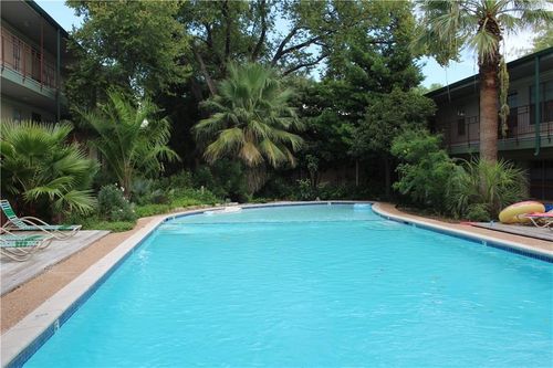 apt-200-300 Crockett St, Austin, TX, 78704-5104 | Card Image
