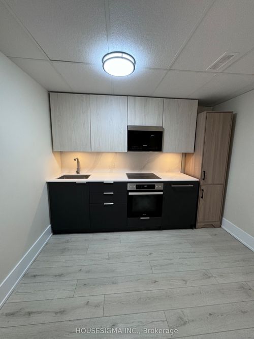 35 Asterwind Cres, Brampton, ON, L6R1V8 | Card Image