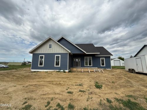 920 Elk Street, Alexander, ND, 58831 | Card Image