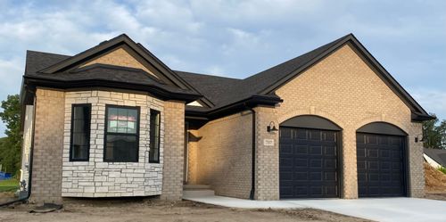 11-737 Britt Cir, Dundee, MI, 48131-1382 | Card Image