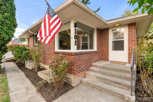 8101 274th St Nw, Stanwood, WA, 98292-9541 | Card Image
