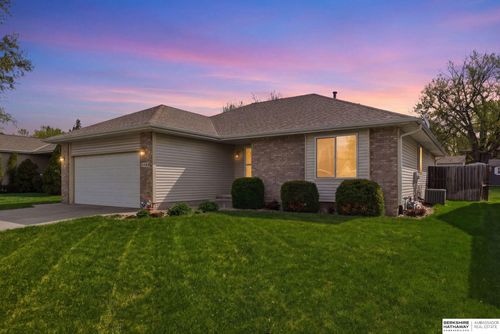 5400 Hunts Drive, Lincoln, NE, 68512 | Card Image