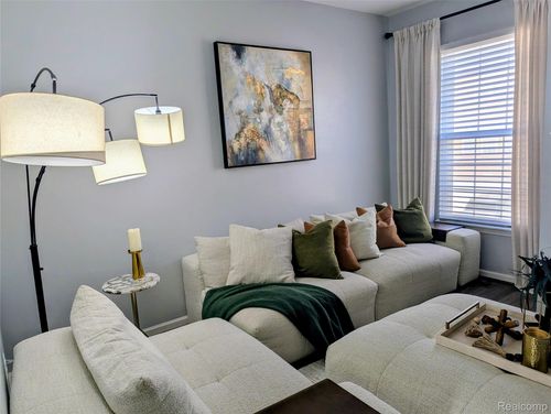 25391 Saint James, Southfield, MI, 48075-1268 | Card Image