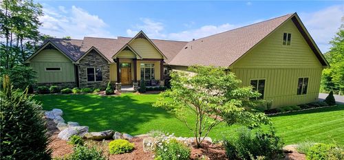 534 Farm Loop Rd, Banner Elk, NC, 28604-6711 | Card Image