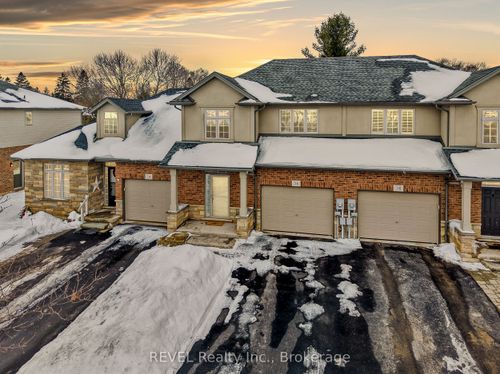 56 Tanner Dr, Fonthill, ON, L3E0P8 | Card Image