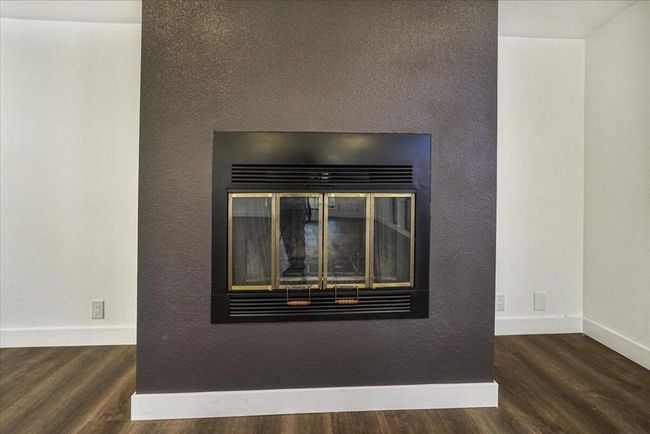 Gas fireplace with blower switch | Image 19