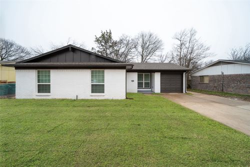112 Bristol Dr, Cedar Hill, TX, 75104-2736 | Card Image