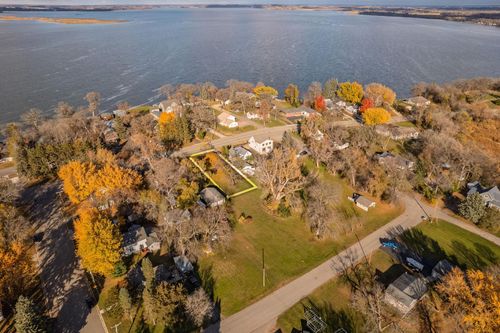 816 E Lake St, Osakis, MN, 56360-9002 | Card Image