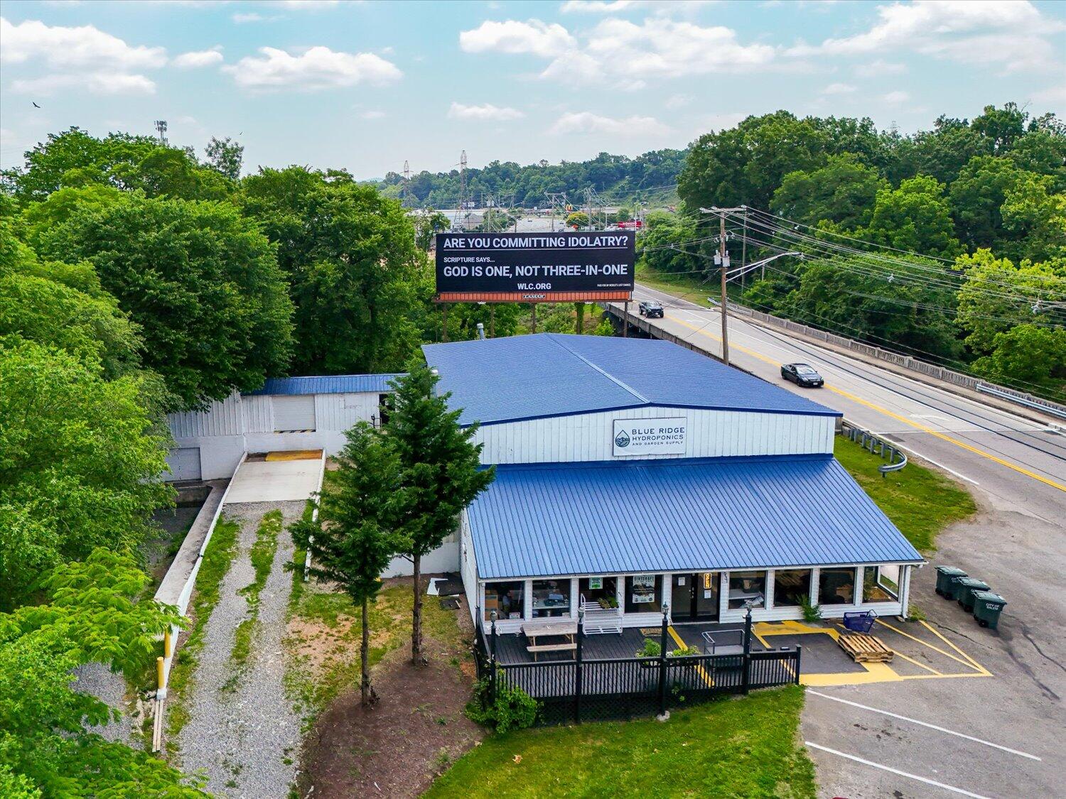 1929 Apperson Dr, Salem, VA 24153