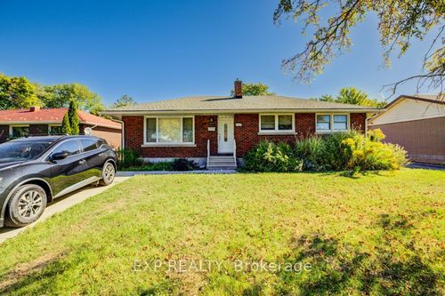 8568 Champlain Dr, Niagara Falls, ON, L2G6Y6 | Card Image