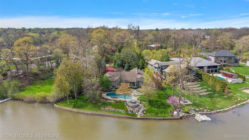 3945 Kirkland Ct, Bloomfield Hills, MI, 48302-1314 | Card Image