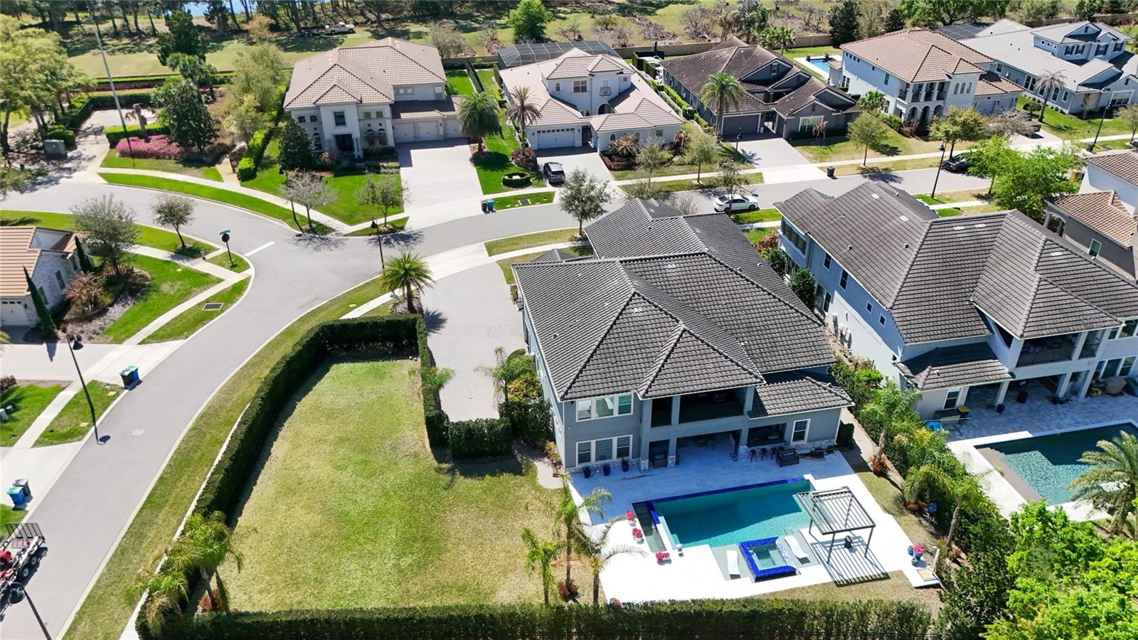 Residential in WINDERMERE 5