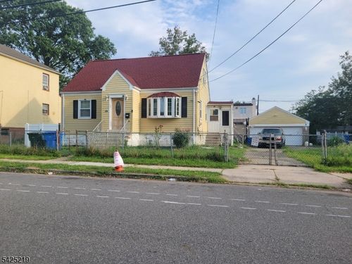 214 Campbell St, Woodbridge, NJ, 07095-2306 | Card Image