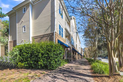 302-280 Seven Farms Drive, Charleston, SC, 29492 | Card Image