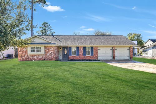 611 Baywood St, Shoreacres, TX, 77571-7225 | Card Image