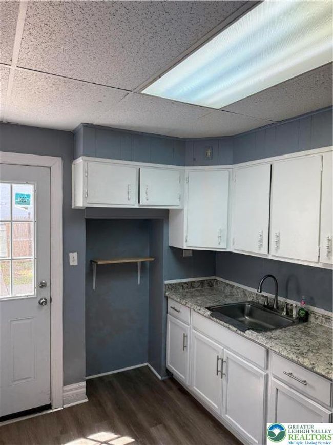 424 W Cedar St, Townhouse with 3 bedrooms, 1 bathrooms and null parking in Allentown PA | Image 5