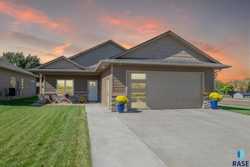 1201 S Foss Ave Avenue, Sioux Falls, SD, 57110 | Card Image