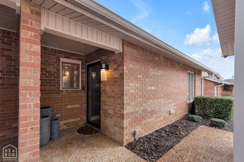 2733 Greenbriar Dr, Jonesboro, AR, 72401-5943 | Card Image