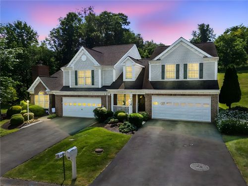 1438 Willowbrook Dr, Washington, PA, 15301-5082 | Card Image