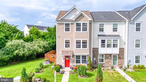 72 Private Ct, BUNKER HILL, WV, 25413-1103 | Card Image