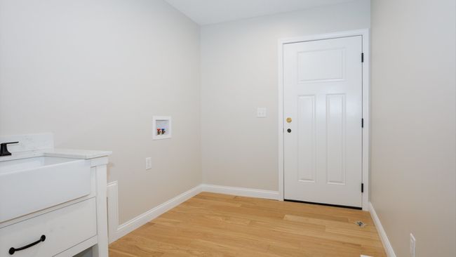 512 E Walnut St, House other with 2 bedrooms, 3 bathrooms and 2 parking in Hudson IL | Image 25
