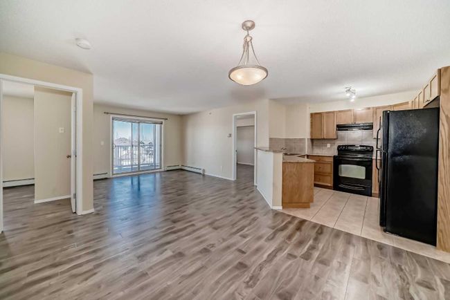 340 - 428 Chaparral Ravine View Se, Home with 2 bedrooms, 2 bathrooms and 1 parking in Calgary AB | Image 3