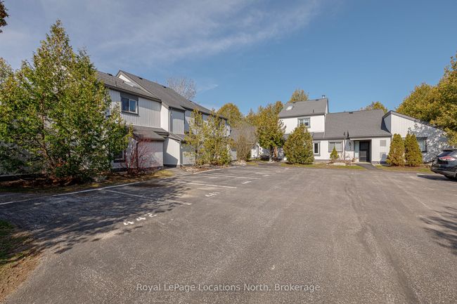 440 Oxbow Cres, Condo with 3 bedrooms, 2 bathrooms and 1 parking in Collingwood ON | Image 42