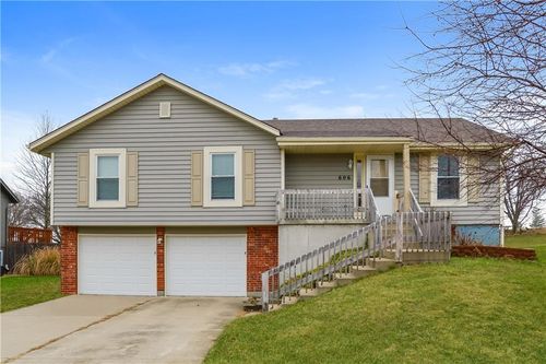 606 S Sunset Ln, Raymore, MO, 64083-8499 | Card Image
