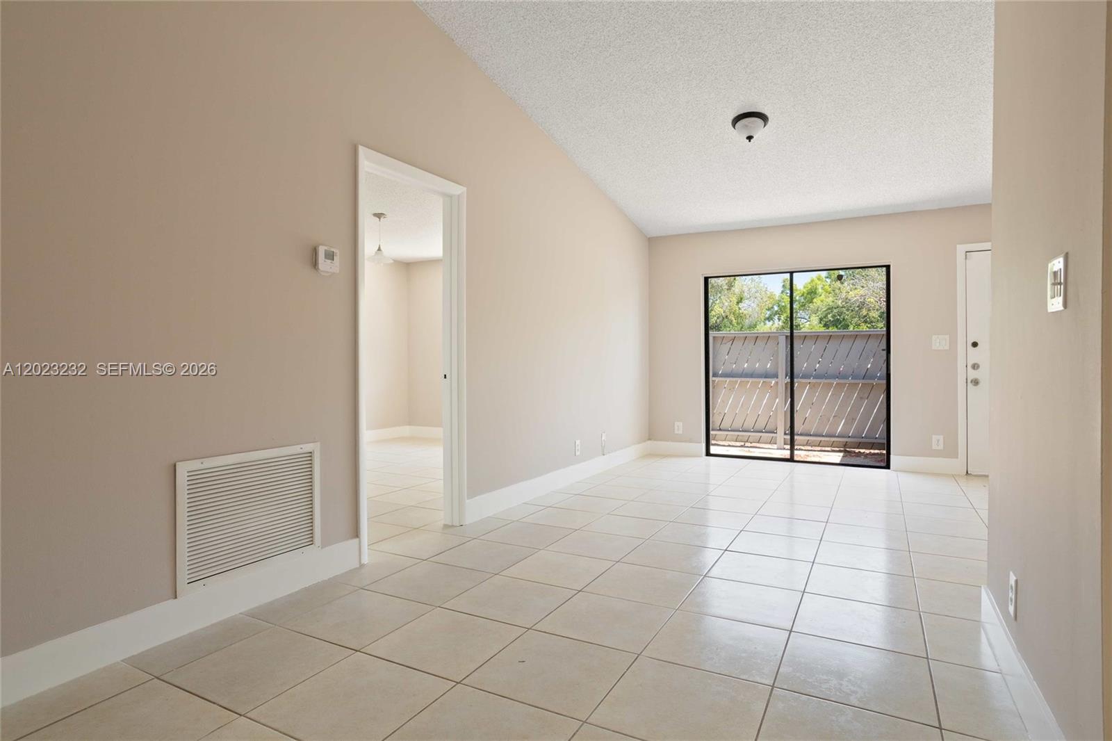 Residential Lease in Sunrise 3