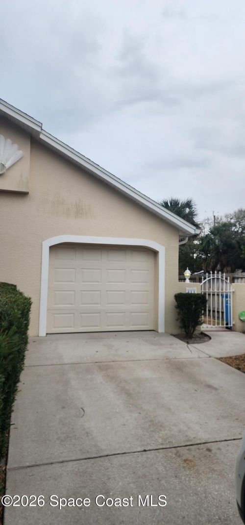 411 Jackson Ave, Cape Canaveral, FL, 32920-2307 | Card Image