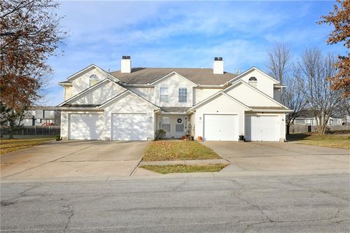 722 Se 13th St, Lees Summit, MO, 64081-2955 | Card Image