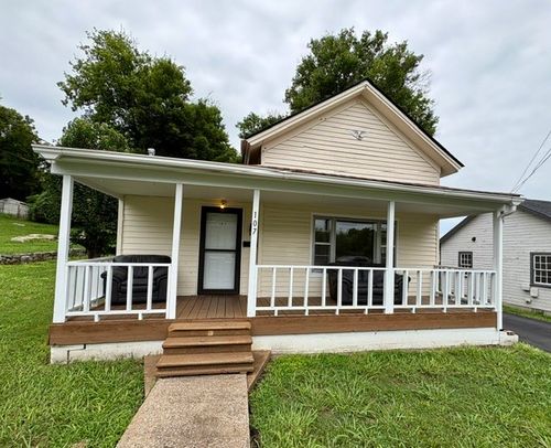 107 E 13th St, Columbia, TN, 38401 | Card Image