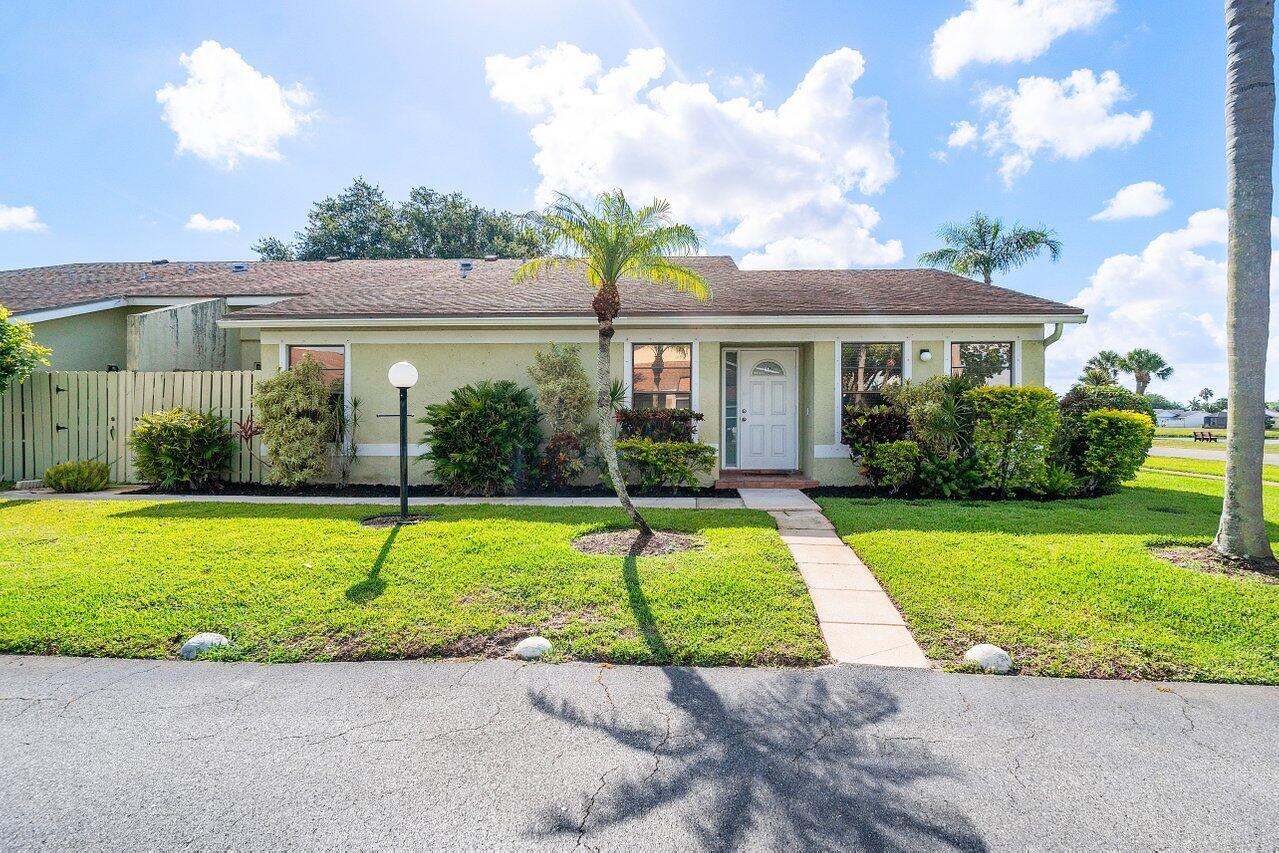 Willow Brook Cir, West Palm Beach, FL 33417