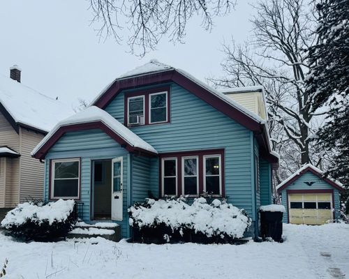 6830 Terrace Ct, Wauwatosa, WI, 53213-3130 | Card Image