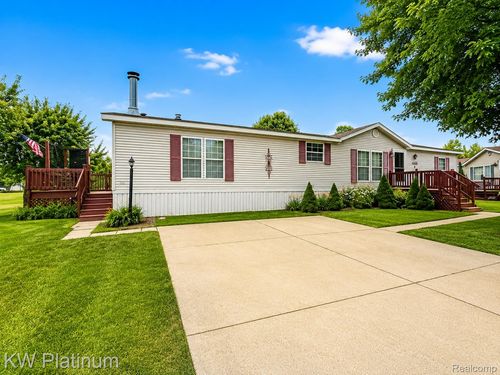 1225 Orchard Ln, Columbus, MI, 48063-3749 | Card Image