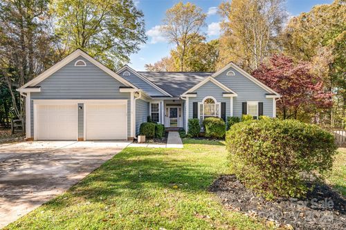 7024 Passeres Ct, Charlotte, NC, 28215-8001 | Card Image