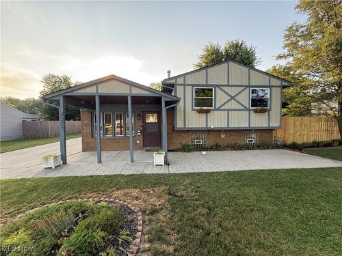 4535 Norfolk Ave, Lorain, OH, 44055-3746 | Card Image