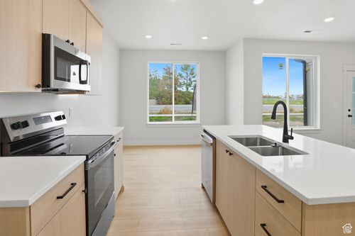 62 E 1225 S, Tremonton, UT, 84337-2216 | Card Image