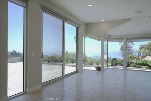 2615 Temple Hills Dr, Laguna Beach, CA, 92651-2630 | Card Image