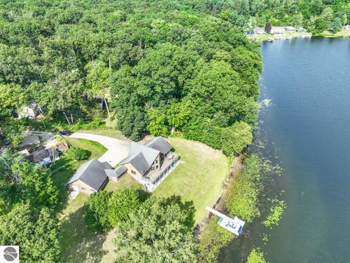 21534 Clear Lake Ave, Battle Creek, MI, 49014-8135 | Card Image