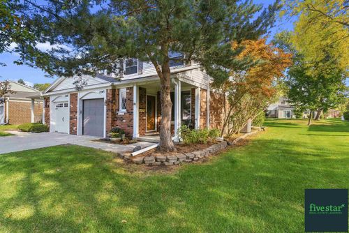 13049 Lockmoor Dr, Grand Blanc, MI, 48439-1577 | Card Image