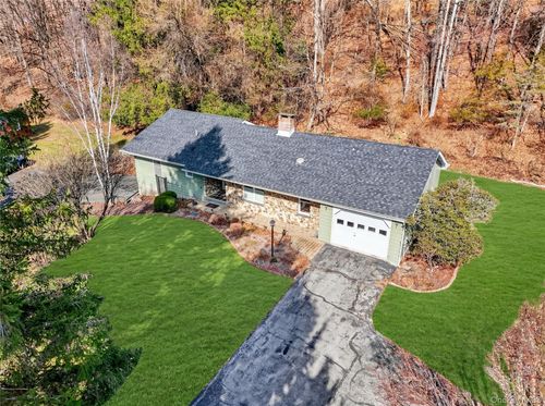 123 Fleury Rd, Pine Bush, NY, 12566-6202 | Card Image