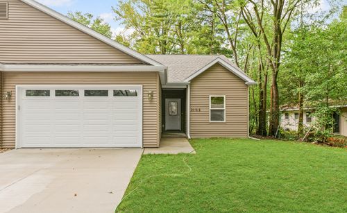 b-2015 Cureton Dr, Urbana, IL, 61801-6225 | Card Image