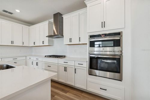 8007 Seaflower Parkway, BRADENTON, FL, 34210 | Card Image