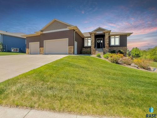 305 S Heritage Rd, Brandon, SD, 57005-3046 | Card Image