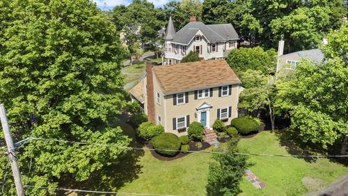 4 Grand St, Reading, MA, 01867-2411 | Card Image