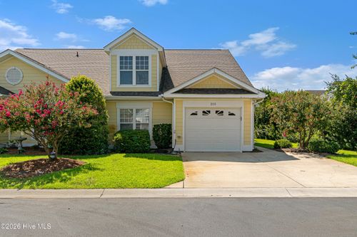215 Diamond Cv, Newport, NC, 28570-5575 | Card Image