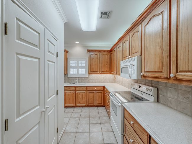 616 Mockingbird Pl, House other with 2 bedrooms, 3 bathrooms and null parking in Corsicana TX | Image 10