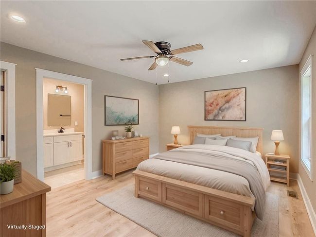 320 Code Cir, House other with 3 bedrooms, 2 bathrooms and null parking in Seneca SC | Image 15